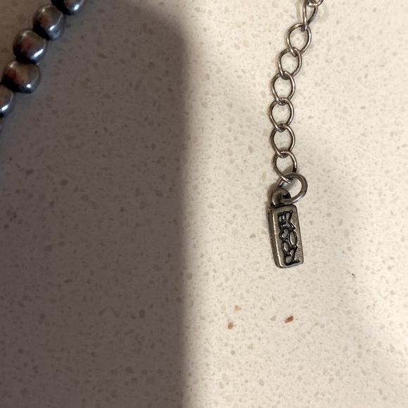 Beautiful local designer short necklace - Picture 4 of 5